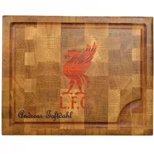 Skærebræt med simplet Liverpool logo.