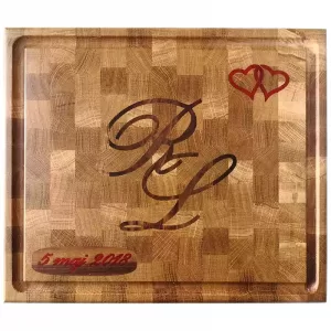 Kunde designet bryllups skærebræt lavet i eg.