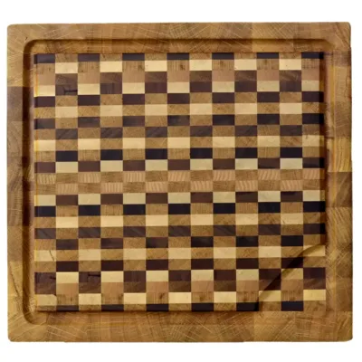 Skærebræt af mange træsorter i mønster med eg kant